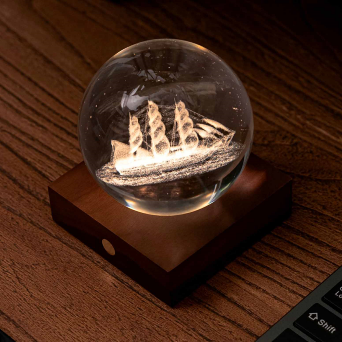 GINGKO DESIGN Amber Crystal Light, Sailing Boat - Afbeelding 5