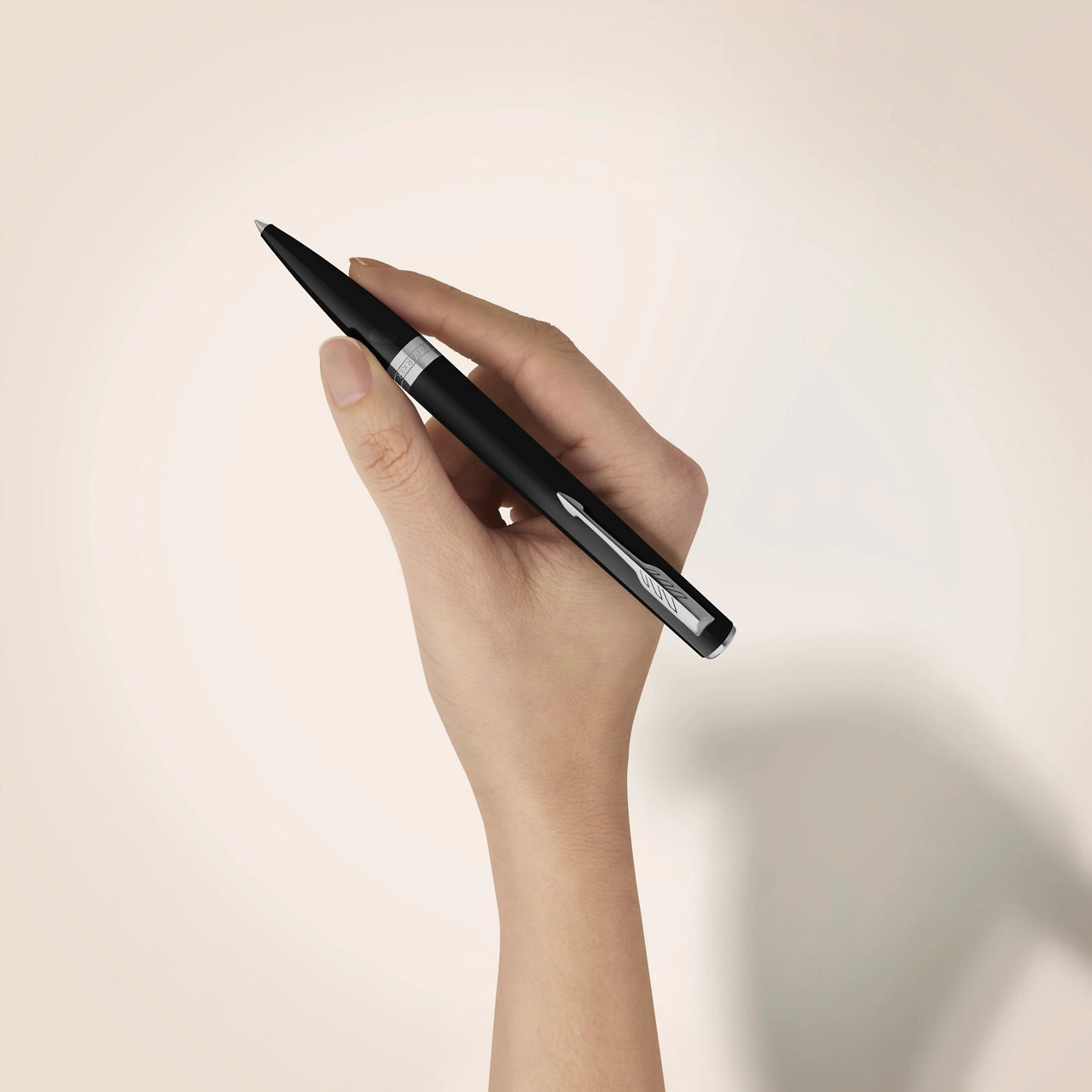 PARKER Meridian Balpen, Zwart Met Verchroomde Details - Afbeelding 2